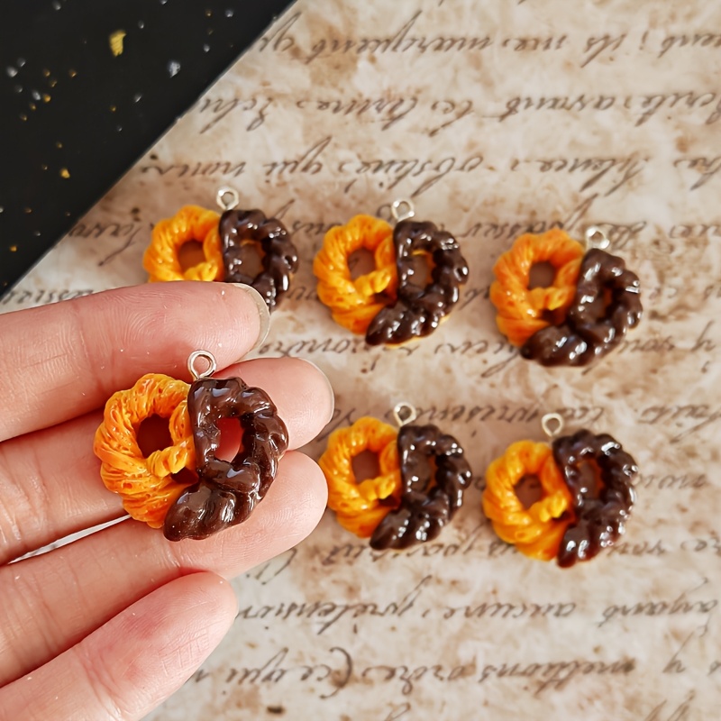 Resin Art Pendant - 6 Stück Simulierte Herz-Schokoladen-Harz-Anhänger Dessert-Anhänger DIY